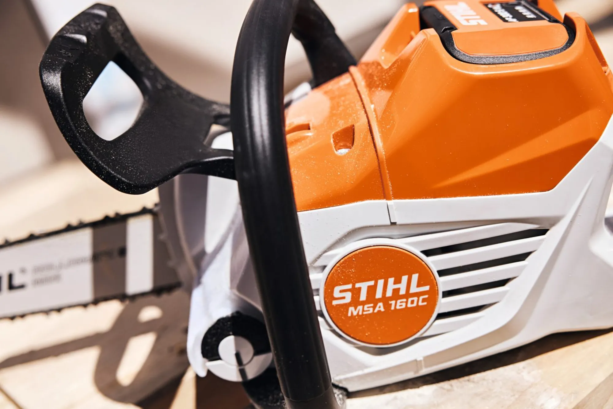 STIHL MSA 160 C-B akkumulátoros láncfűrész (AP 30 akkumulátorral és AL 101 töltővel)