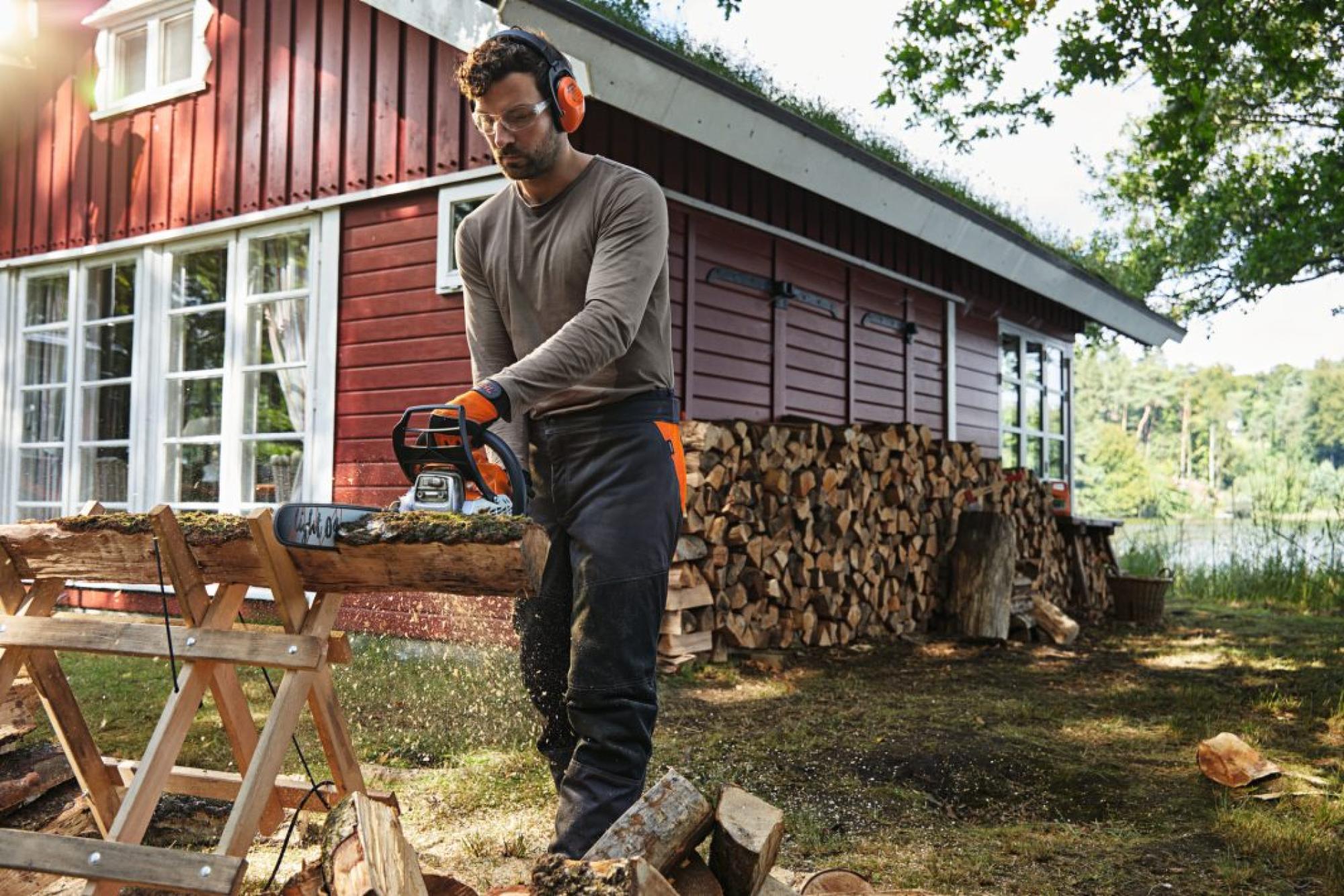 STIHL MS 212 Benzinmotoros láncfűrész