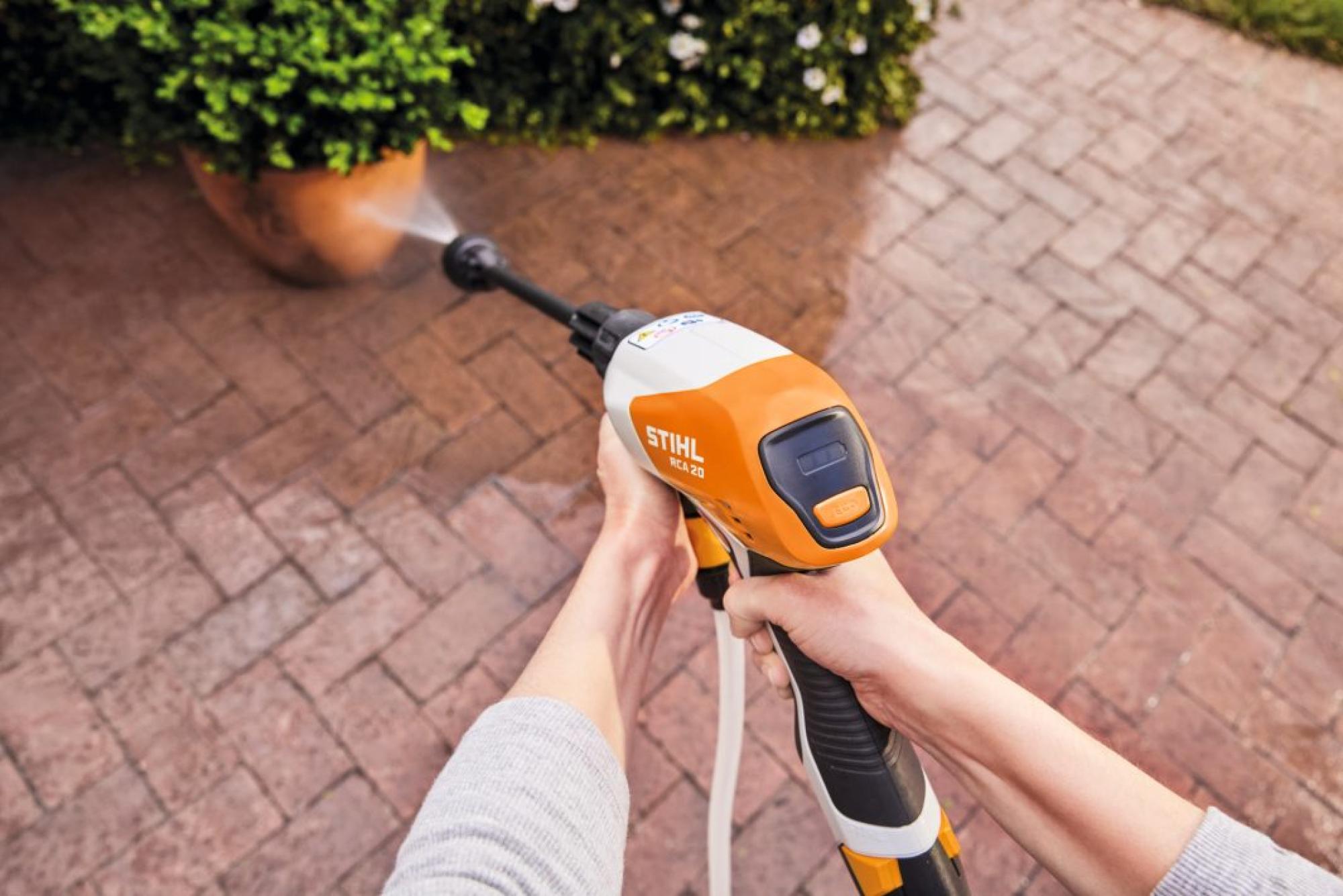 STIHL RCA 20 Akkumulátoros tisztító gép (2 db AS 2 Akkuval és AL 1 töltővel)