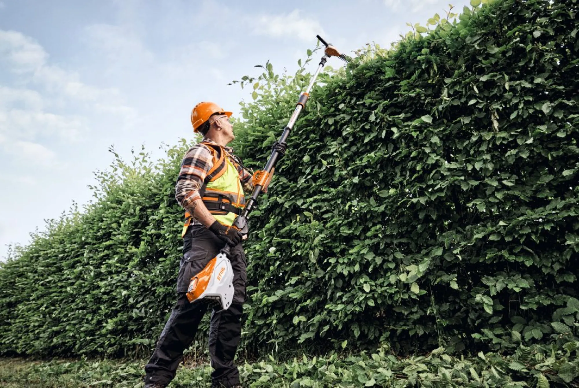  STIHL HLA 150 AP Akkumulátoros sövénynyíró (AP 30 akkumulátorral és AL 101 töltővel)
