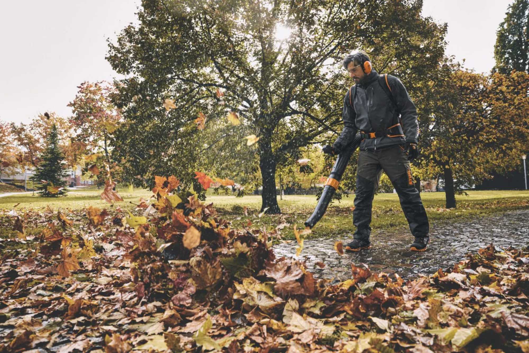 STIHL BGA 300 AP Akkumulátoros lombfúvó (Akku és töltő nélkül)