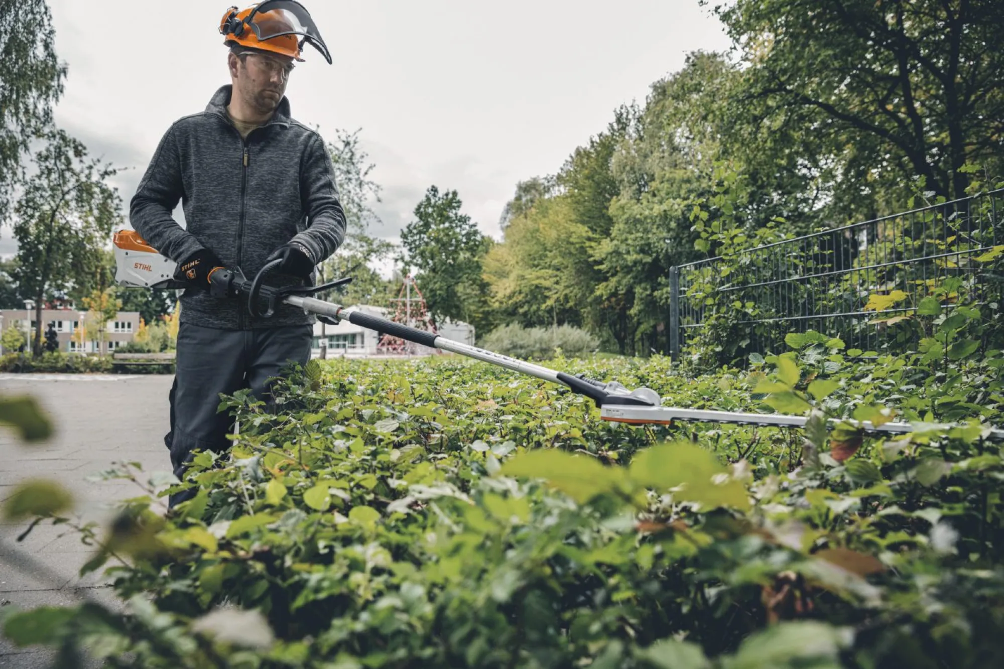 KMA 135 R AP Akkumulátoros kombimotor (Akku és töltő nélkül)