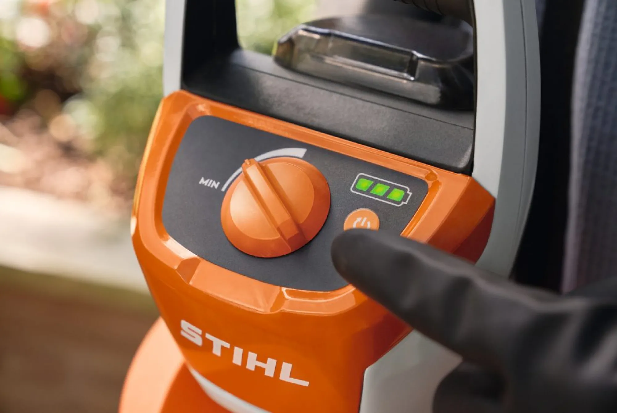 STIHL PKA 30.0 kiegészítő Akkumulátoros szivattyúfej kiegészítő SG 21 és SG 31-hez (akkumulátor és töltő nélül)