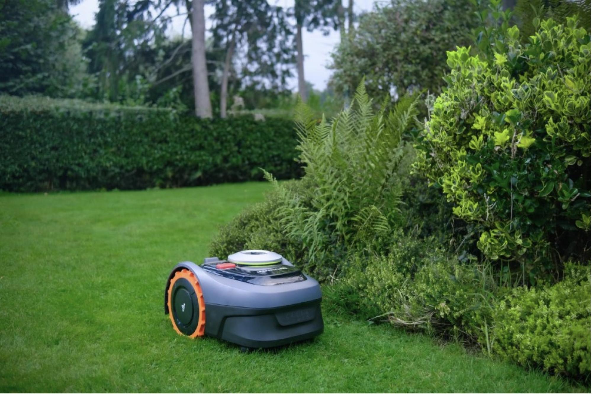 Segway i108E robotfűnyíró 