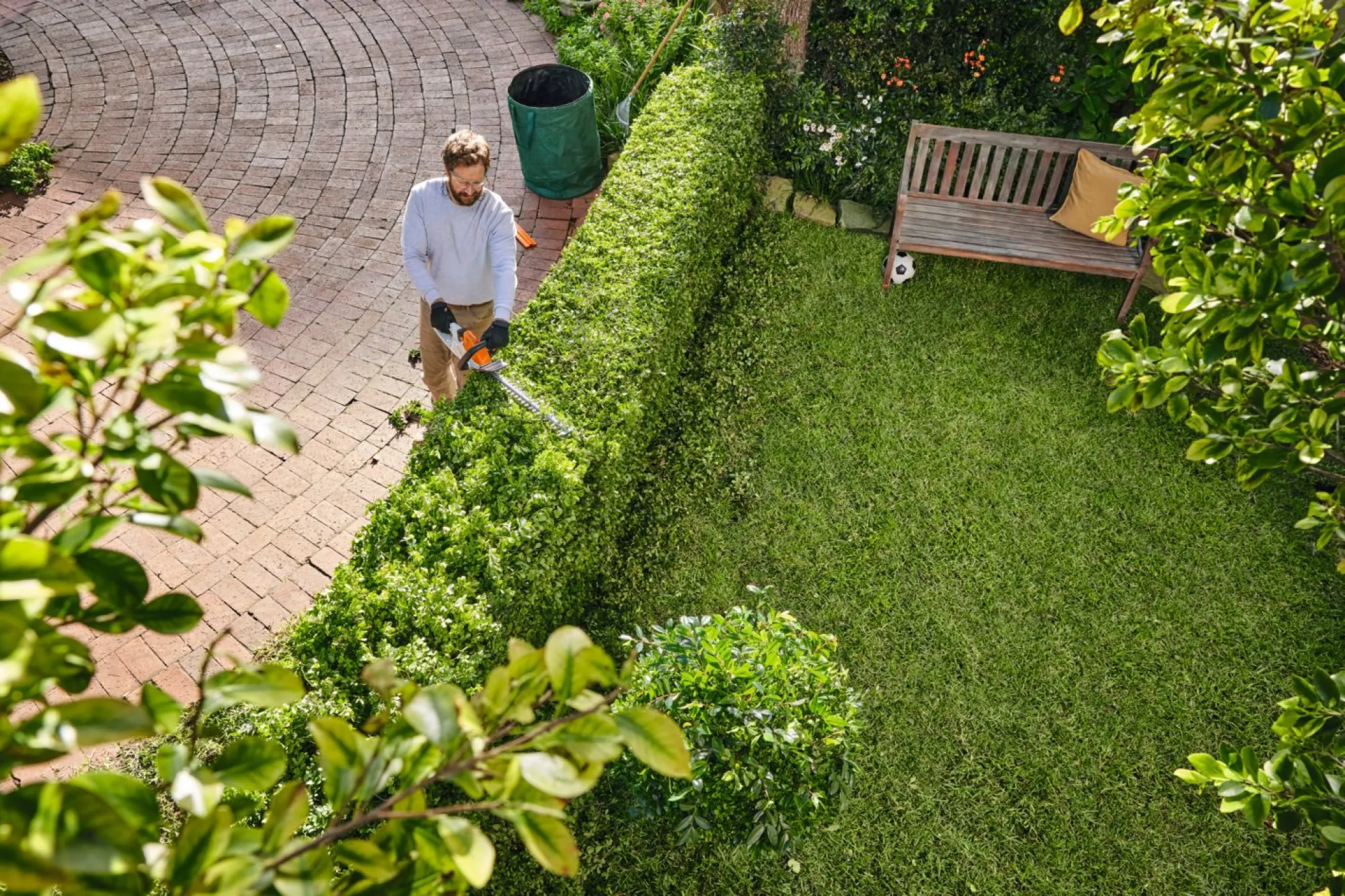 STIHL HSA 40 Akkumulátoros sövényvágó (Akkumulátor és töltő nélkül)