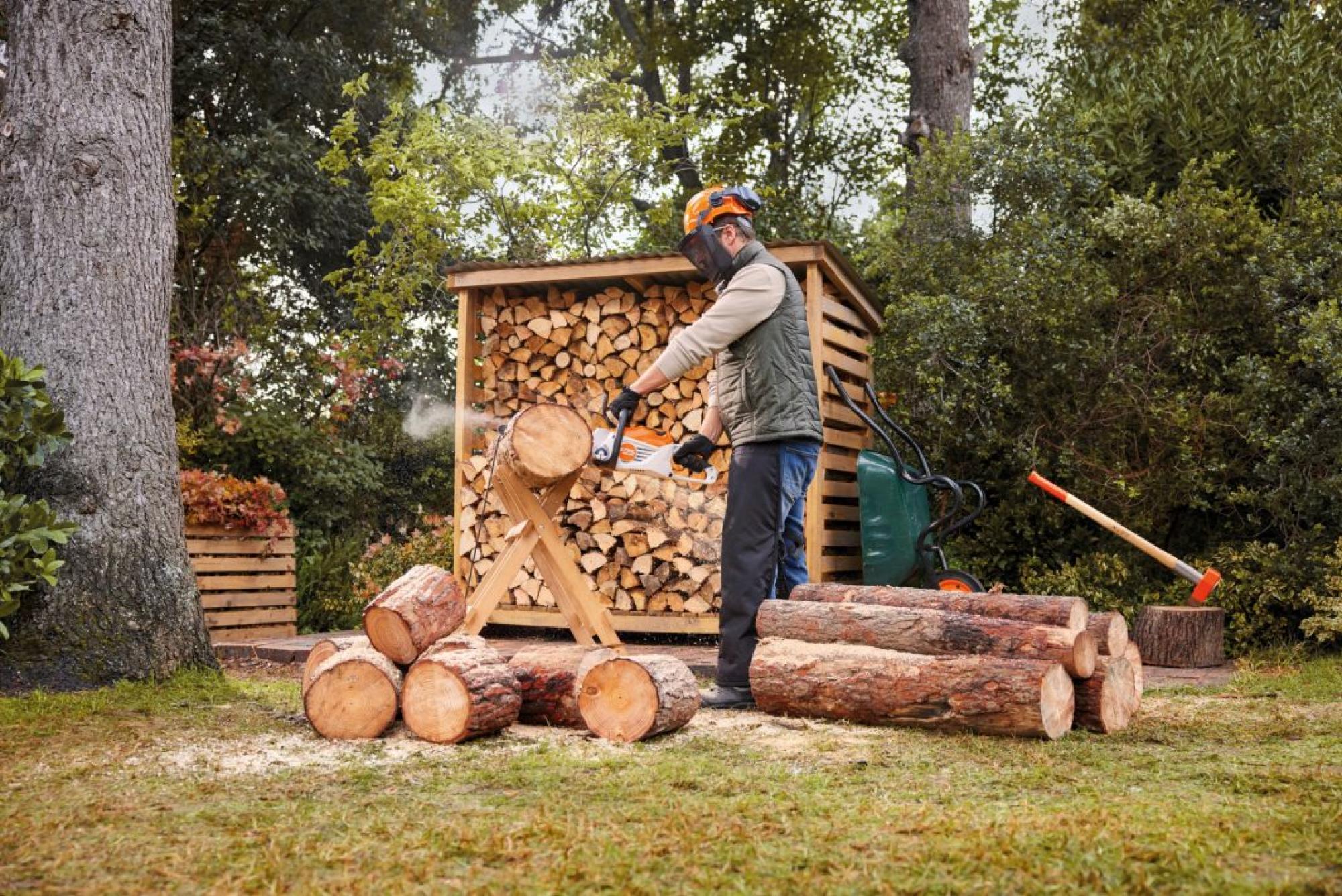 STIHL MSA 80 Akkumulátoros láncfűrész (AK 30 akkuval és AL 101 töltővel)