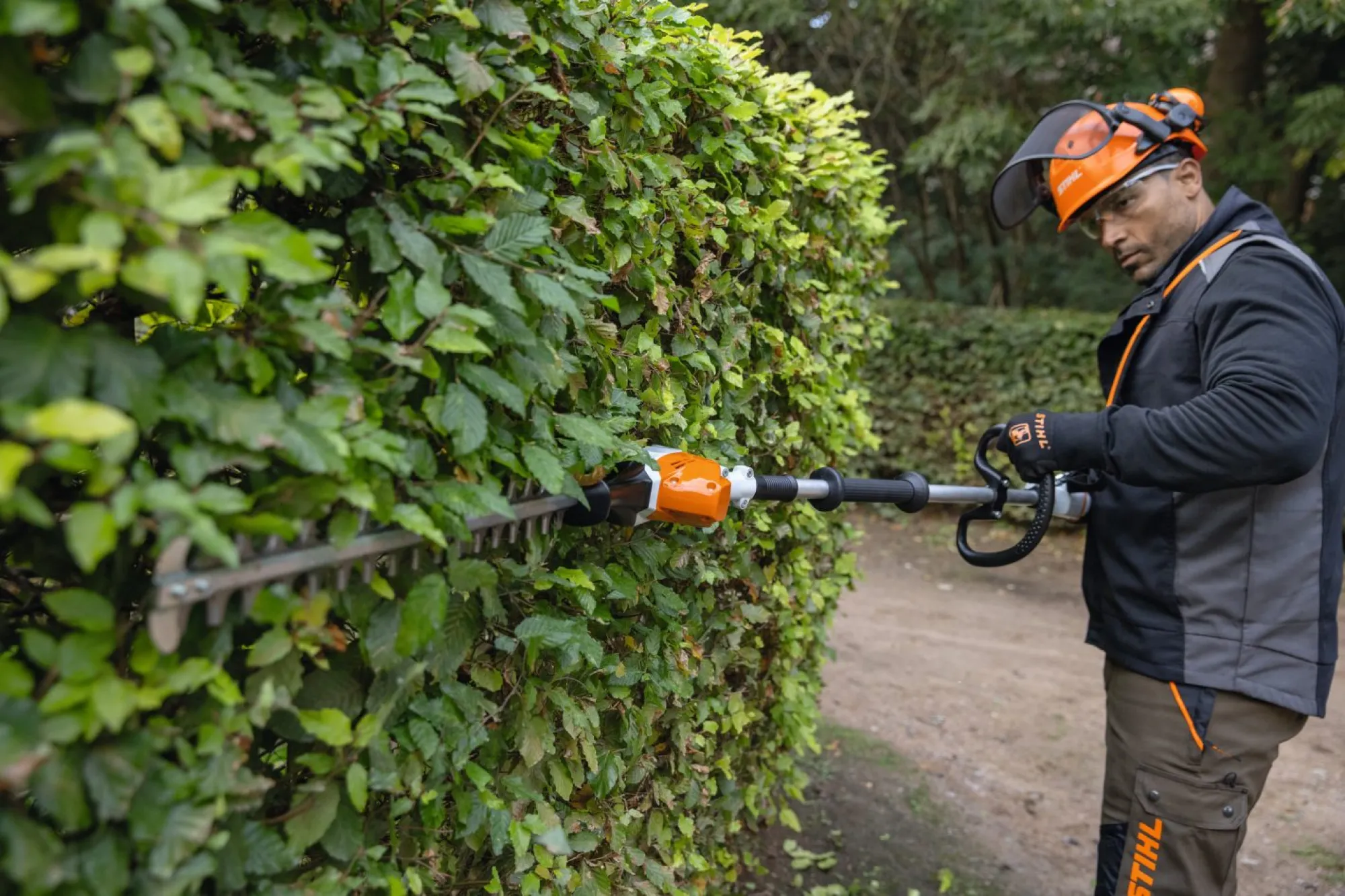 STIHL HLA 66 AP Akkumulátoros sövényvágó (AP 30 akkumulátorral és AL 101 töltővel)