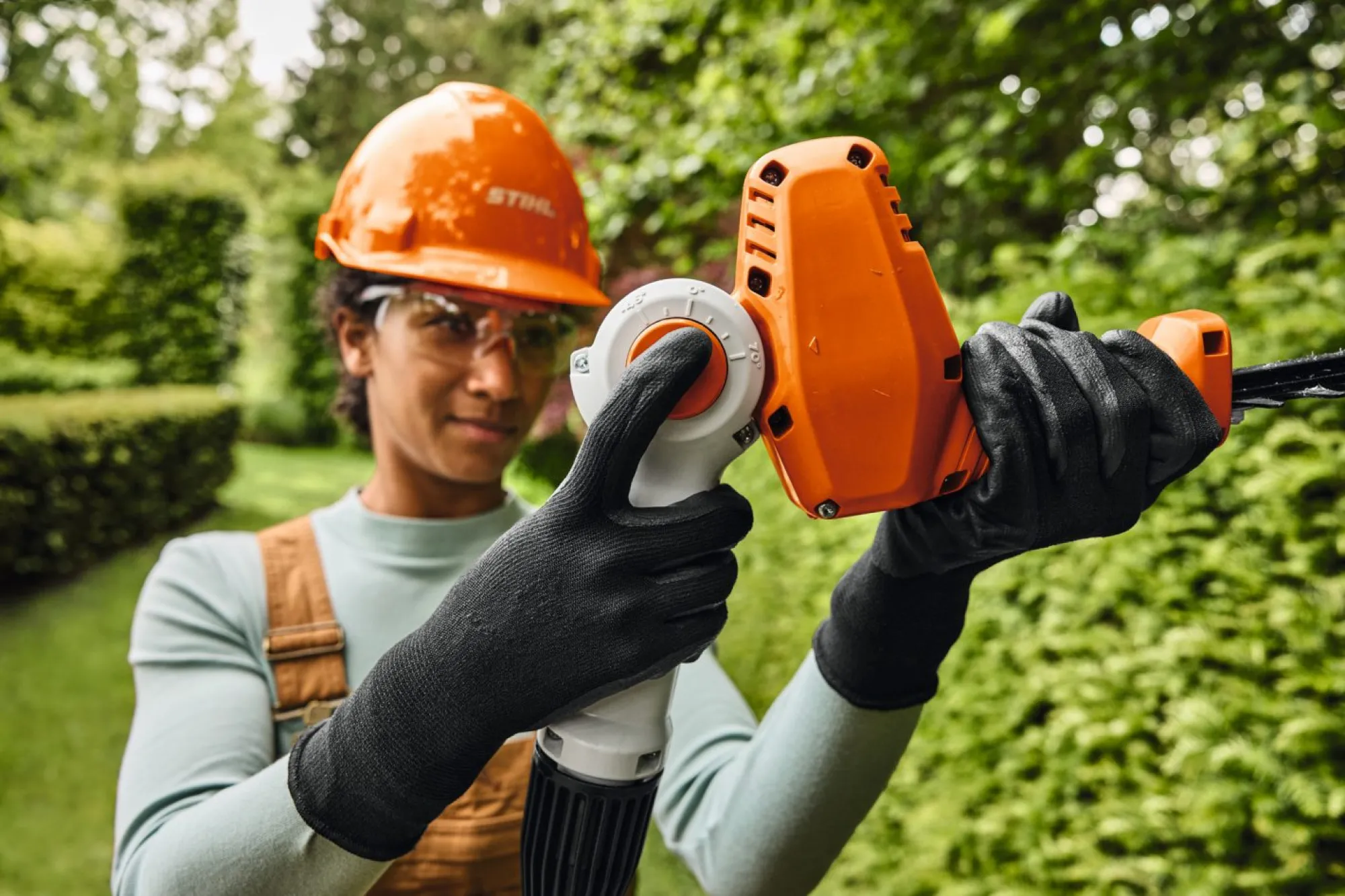 STIHL HLA 40 AS Akkumulátoros sövényvágó (akkumulátor és töltő nélkül)